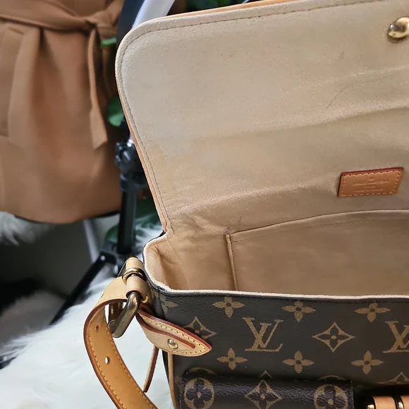 🔥🔥Good Condition 🔥 Authentic Louis Vuitton hudson pm - Picture 12 of 17